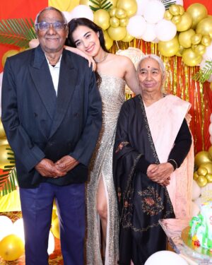 Stefy Patel Instagram - Grateful ✨Blessed✨Birthday 2025♥️
.
My idea of birthday has always been with my family at home in Hazaribagh, thankyouuuu universe for blessing me with such a loving family🥰Thankyouuu everyone for all your wishes and love, really means a lot ♥️
.
5th photo is a very Special one ♥️
The best part about this year birthday was my dada and dadi ji joined us till 1am though they generally sleep by 9.30pm🥂
And we danced our hearts out till 3.30am💃🕺
Aur baatein toh hamari subah 6bje tak chal Rahi thi🤓😋
.
Didn’t had my birthday cap this year but had my Nemo cake 🐠🥰
.
Happppyyyy birthdayyyyyy Stefyyyyyyy♥️
.
Shot by @ayyazphotography
