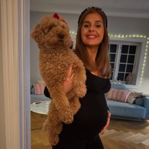 Stephania Potalivo Instagram - Rigtig glædelig jul fra mig og mine to piger ❤️❤️