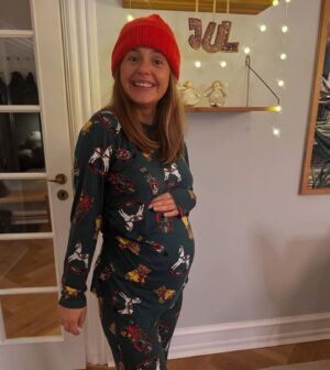 Stephania Potalivo Instagram - Sidste års jule look vs. dette års 🎄👵🏽