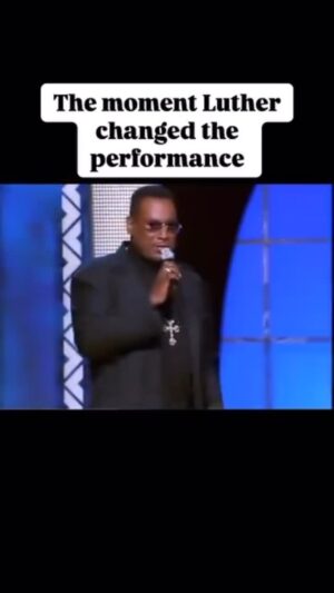 Stephanie Mills Instagram - This is what happens when a master walks onstage. #POWER 💛💛💛💛 #LutherVandross