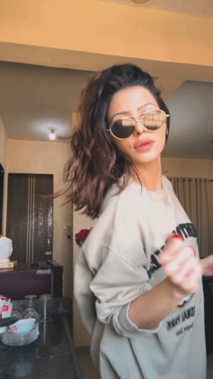 Subha Rajput Instagram - Getting ready for work like I’m prepping for a party—except this one comes with deadlines and a paycheck!
.
.
.
#grwm #gratitude #subharajput #blessed