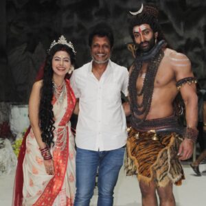 Subha Rajput Instagram - Congratulations to whole team for completing 500 Episodes , it has been a great journey till now and will continue the same for years and years , Thankyou Siddharth sir , Amol sir  and Tahir sir for this opportunity , It has been a pleasure working with you and team for so many years 
.
.
.

@sktorigins @subharajput @ramyashvardhan @swastikproductions @amolsurve1 @g3gill @onelife.studios 
.
.
#director #jayparakshsharma #jpsharma #serial #director #instagram #500