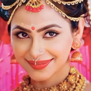 Subha Rajput Instagram - Aadishakti ❤️

Portraying this character has been one of the most profound and cherished experiences of my career. Embodying her power and grace has been both a challenge and an adventure, blending depth with the excitement of transformation. The process of stepping into her various avatars has been a creative journey in itself, made possible by the incredible talent and dedication of my hair,makeup and styling team—true artists who bring each look to life with precision.Thank you @karma_kartarun , @nainadhami123 , @rajeevpehchaan.rp . Thank you @shibapriya__sen_sational for being our anchor and a perfectionist.♥️

I am deeply grateful for the unwavering support and appreciation I have received from all of you. Your encouragement fuels my passion and drives me to deliver my best.

On this Television Day, let us celebrate the unique connection we share through this medium that brings stories to life. Wishing everyone a very happy Television Day! ❤️
.
.

#worldtelevisionday #television #shivshakti #actor #blessed #gratitude #subharajput #gratitude #blessed