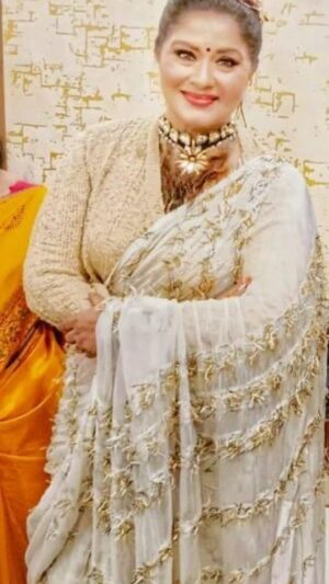 Sudha Chandran Instagram - This is for u 2025....goodbye 2024....thanx for loving me nd showering ur love and affection 2024....
.
.
.
.

....@sudhaachandran
.#viralreels #viralvideos #viral
#pinkvilla #dangaltv#bekaaboo#tellychakkar
#sudhaachandran #colorstv #colourtv #naagin6 #zee5 #zeetelugu #reelsgram #reelsvideo #balajitelefilms #dance #tending #instagram #bollywood #reels #india #comedy#enterr10#trendingreelsvideo#trendingreels #dancereels#dangaltv@makeupbyfarhan @makeupbyshahrooq@vijaylokhande0610@oldsongs
@kalpanathore @sumitsenapati5558