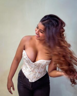 SuhanaKhan Instagram - Gorgeous & glowing🤎
#suhufam