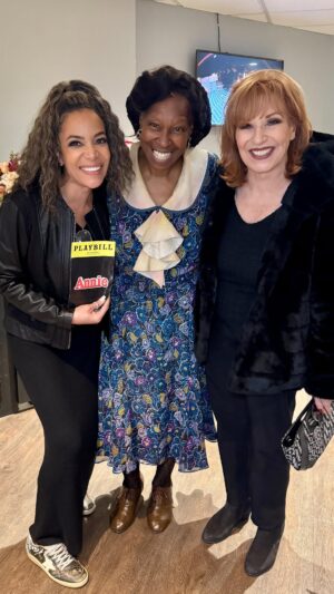 Sunny Hostin Instagram - Follow along with @JoyVBehar and @Sunny as they see our @WhoopiGoldberg make her debut in ‘Annie’! ❤️