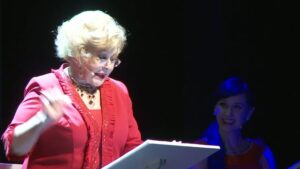Susana Zabaleta Instagram - ❤️ Maestría, carisma y vitalidad. Qué privilegio haber trabajado con la irrepetible Silvia Pinal. Fue en 2012, en #AmorDolorYLoQueTraiaPuesto, en el @teatroinsurgentes.