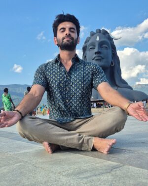Swasika Instagram - Had a pleasant day at @isha.foundation. Just loved the whole day and the energy we got through the day because of the meditation we did.

#ishafoundation #shiva #yogic #calm #peace
