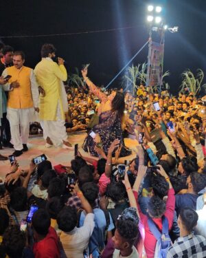 Sweety Chhabra Instagram - @samarsinghh Super event Chhath puja  Aksa beach Malad madh 🙏
#jaichhathimaiya🙏