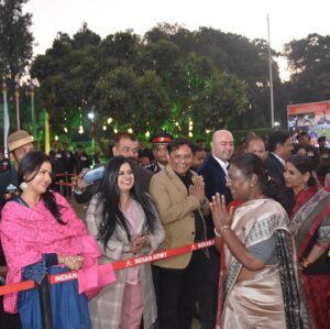 Sweta Singh Instagram - At the Army Chief’s residence on the occasion of Vijay Diwas #vijaydiwas #IndianArmy #1971
