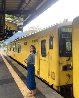 Takako Tokiwa Instagram - ショー旅
ラストはめちゃくちゃ楽しみにしていた電車の旅✨
最高でしたっ✨

#大分県日田市 
#梅の里 
#からの 
#特急かんぱちいちろく 

#でも最後は…
#ななつ星！！
#会えた喜び半端ない 
#😍 

#ジョー旅 
#楽しい旅をありがとうございました❤️