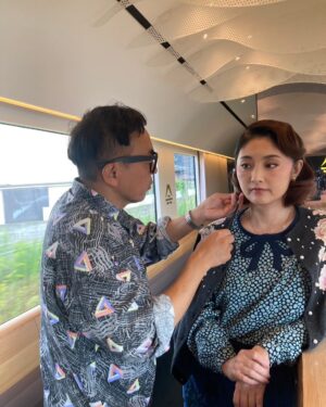 Takako Tokiwa Instagram - ショー旅
ラストはめちゃくちゃ楽しみにしていた電車の旅✨
最高でしたっ✨

#大分県日田市 
#梅の里 
#からの 
#特急かんぱちいちろく 

#でも最後は…
#ななつ星！！
#会えた喜び半端ない 
#😍 

#ジョー旅 
#楽しい旅をありがとうございました❤️