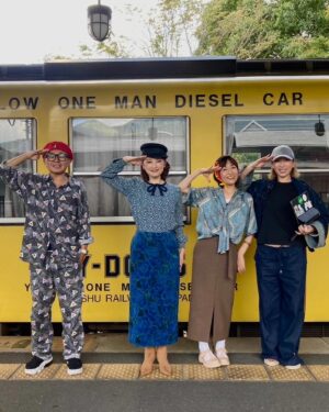 Takako Tokiwa Instagram - ショー旅
ラストはめちゃくちゃ楽しみにしていた電車の旅✨
最高でしたっ✨

#大分県日田市 
#梅の里 
#からの 
#特急かんぱちいちろく 

#でも最後は…
#ななつ星！！
#会えた喜び半端ない 
#😍 

#ジョー旅 
#楽しい旅をありがとうございました❤️