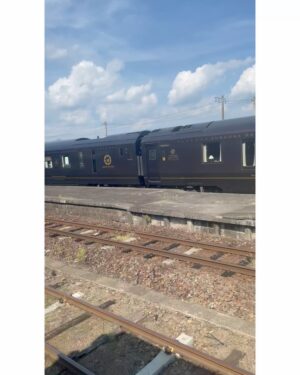 Takako Tokiwa Instagram - ショー旅
ラストはめちゃくちゃ楽しみにしていた電車の旅✨
最高でしたっ✨

#大分県日田市 
#梅の里 
#からの 
#特急かんぱちいちろく 

#でも最後は…
#ななつ星！！
#会えた喜び半端ない 
#😍 

#ジョー旅 
#楽しい旅をありがとうございました❤️