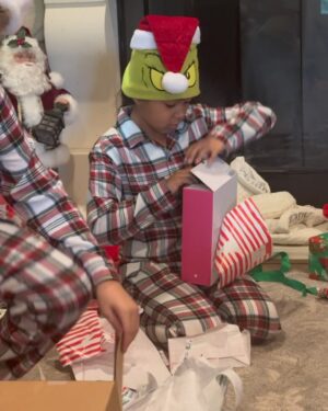Tamera Mowry-Housley Instagram - What a joyous Holiday with my family. We have created wonderful memories that I will never forget. 🤗 The belly laughter, stories from the past and hugs that ignite the soul. I love you guys so so much and I’m so grateful. Fyi made my first sweet potato pie and it was a hit! Christmas dinner is always a treat to make and couldn’t have done it without my partner in the kitchen @adamhousley 

I’m stepping into 2025 with so much love and positivity, and I’m so ready for everything this year has to bring! 🎉 Thank you 2024, Hello 2025!

How did you spend your holiday season? Let me know in the comments—I’d love to hear! ❤️

#family #holidays #newyears #NYE #housleys #tamera #tameramowry #2025