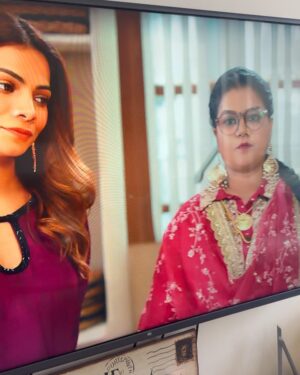 Tanvi Thakkar Instagram - The year did end with a BANG actually.
Was just settling down after a bad viral post my trip to the Netherlands when l lost a very close family member. Was just settling down again, healing my heart when I got a call for this show that I had been called for earlier
 but chose to let go of the offer cus I wasn’t mentally agree to give in so many hours because I wanted to be home with Krishay.
But I guess it was destined for me in some way. After a lot back and forth, I got on set and when I entered the makeup room I
wanted to turn back and get home. Was I ready for the commitment? Will my son be okay without me ?
Working moms, I feel you. It’s just that’s constant guilt that we deal with all the time.
But to my surprise, he’s okay. Happy to spend a few hours with
me in the morning before I head to shoot, happy to show me his toys on video call in the day, happy to spend time with the rest of his family at home.
And for us, We got to get back. Back to our jobs, our happy place. Cus we have our lives too to live don’t we ?
After all l am Krishays mom but l am also Tanvi Thakkar. Haina ?
And on the days off like today, I am a bandaid- stuck to my son the whole day because that’s my happiest place.
So yes, watch me on Deewaniyat, 6 pm on star plus!🤍🎈
Send in all the love 🤍

#momguilt #selflove #deewaniyat #cockrowandshaikaentertainment #starplus
