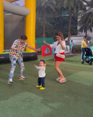 Tanvi Thakkar Instagram - Christmas is around the corner and this place is such a vibe ! Also best way to celebrate Krishay turning 1.5 years old! Experience the magic till 30th December at Jio world garden !
@hamleyswonderland @rainmakerconsults @bookmyshowin