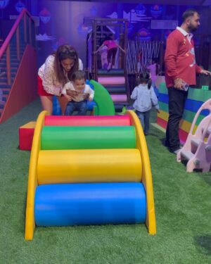 Tanvi Thakkar Instagram - Christmas is around the corner and this place is such a vibe ! Also best way to celebrate Krishay turning 1.5 years old! Experience the magic till 30th December at Jio world garden !
@hamleyswonderland @rainmakerconsults @bookmyshowin