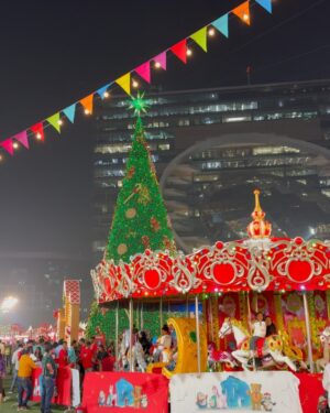 Tanvi Thakkar Instagram - Christmas is around the corner and this place is such a vibe ! Also best way to celebrate Krishay turning 1.5 years old! Experience the magic till 30th December at Jio world garden !
@hamleyswonderland @rainmakerconsults @bookmyshowin
