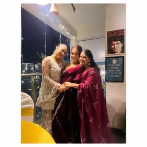 Tanya Desai Instagram - And the Diwali Dump is not over yet! 😋
Had the best Diwali party ever with my forever favorite people. Such a wholesome vibe! Beyond grateful 🙏❤️ 

#HappyDiwali 

#myhappyplace #diwali2024 #diwaliparty #grateful #tanyadesai