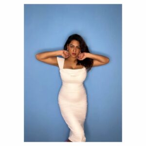 Tanya Desai Instagram - Content served 😌🤍💁🏻‍♀️

#whitedress #feelsandcapture #bodycondress #bossylady #whiteliving #love #actress #tanyadesai