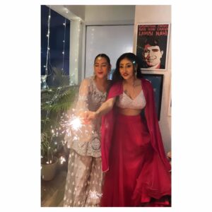 Tanya Desai Instagram - And the Diwali Dump is not over yet! 😋
Had the best Diwali party ever with my forever favorite people. Such a wholesome vibe! Beyond grateful 🙏❤️ 

#HappyDiwali 

#myhappyplace #diwali2024 #diwaliparty #grateful #tanyadesai
