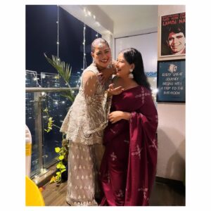 Tanya Desai Instagram - And the Diwali Dump is not over yet! 😋
Had the best Diwali party ever with my forever favorite people. Such a wholesome vibe! Beyond grateful 🙏❤️ 

#HappyDiwali 

#myhappyplace #diwali2024 #diwaliparty #grateful #tanyadesai