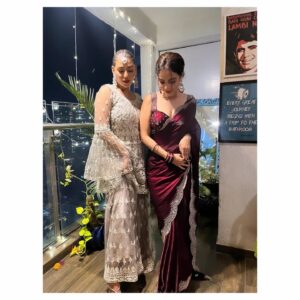 Tanya Desai Instagram - And the Diwali Dump is not over yet! 😋
Had the best Diwali party ever with my forever favorite people. Such a wholesome vibe! Beyond grateful 🙏❤️ 

#HappyDiwali 

#myhappyplace #diwali2024 #diwaliparty #grateful #tanyadesai
