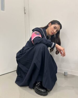 Tao Tsuchiya Instagram - .
#日本テレビ 系列で放送された
「史上最大32名×超高額自腹！
ピタリは1000万円！ #大晦日もゴチになりますSP 」
観て下さった方々、
感想など下さっている方々、
本当に本当に本当にありがとうございます！！！
.
1年に一回しかない大晦日。
とても大切な節目となる今日、
この写真を載せることになるなんて
なんだかとても不思議で
そして
懐かしいです。
.
「ゴチ」って
ご一緒させていただいている方々と
いつの間にか
心が通う感覚になる不思議で素敵な番組。
ゴチメンバーとして活動できた経験は
今になって
本当に貴重な経験だったなと思います
.
この衣装は
ゴチ20のメンバーだった頃に着た制服！
毎月いろいろな制服を着させていただきましたが、
この制服はゴチ20のメンバーの名前が刺繍されていて
特別な存在の制服です。
.
もう一度着る機会があるなんて…！！！
きっと2025年も
思ってもいないことや人との出会い
そして
お世話になったことや人との再会
両方が織りなすような1年になるような気がするし、
そうなってほしいなとも思います。
.
武田さん、
ゴチになりました！！！
.
瑞々しく、あたたかな1年となりますように…！
2025年も
よろしくお願いいたします！！！