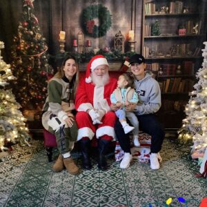 Tecia Pennington Instagram - Visiting Santa 🎅🏼 Holiday Festivities with the family 🎄