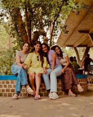 Teja Venkatesh Instagram - Always surround yourself with positive people who makes your life easier 🤍🧿 

@_.parveenofficial._ @_.preethiga @sandhyaramachandran_  @britto_mano @sabharish_ramachandran 

#pondicherry #friendship