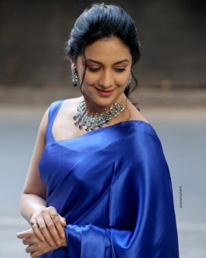 Tejashree Pradhan Instagram - रजनीगंधा फूल तुम्हारे, महके यूँ ही जीवन में 🌷🌷

#HappyLife

📸 @saneshashank 

Saree by @apeksha_gandhi_soni 

Jewellery, Make up @deptipalsulemakeup 

Hair @hairdosby_lipikaroy