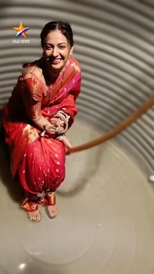 Tejashree Pradhan Instagram - अशा शूट झाला मुक्ताचा टाकीत बुडतानाचा सीन... 

‘प्रेमाची गोष्ट’
सोमवार 23 डिसेंबर रा. 8:00 वा. Star प्रवाहवर.
#PremachiGosht #PremachiGoshtOnStarPravah #StarPravah