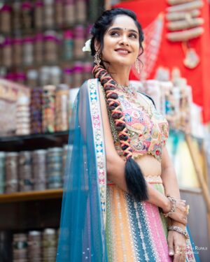 Tejaswini Gowda Instagram - Colourful ♥️🩵🩷💛🧡

📸: @akhileshrupaji 
Hairstyle: @vicky_hairstylist_official