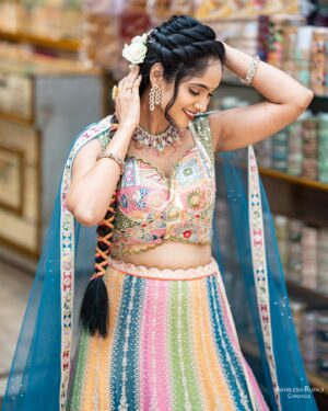 Tejaswini Gowda Instagram - Colourful ♥️🩵🩷💛🧡

📸: @akhileshrupaji 
Hairstyle: @vicky_hairstylist_official