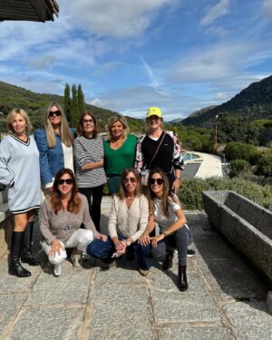 Terelu Campos Instagram - Después de una noche complicada pero sobre todo muy triste por el testimonio@de @isapantojam q no pudo estar más sincera y generosa , hoy sábado de campo y amigas !! Esto son los momentos maravillosos q te regala la vida !! Amigas os quiero y os necesito siempre en mi vida !!💗💗