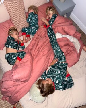 Teresa Palmer Instagram - ✨✨Christmas Eve✨✨