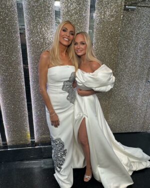 Tess Daly Instagram - Merry Christmas Everyone! 🪽it’s our favourite time of the year, the Strictly Christmas special ✨ 3:55pm, @bbcone!