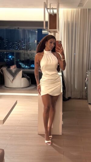 Thauny Raquel Instagram - Vai me avisando qualquer coisa 😙✨