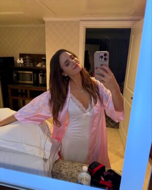 Tiffany Alvord Instagram - ✨ BTS from my last “Love Lies” Meet Iris! 🙈👀 
💭 Is she the victim, is she the villian, or is she both!? Had such a blast being able to play a different character and can’t wait to show yall! Stay tuned! 🥰 #behindthescenes