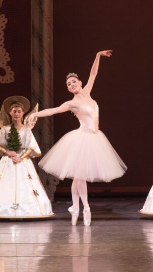 Tiler Peck Instagram - That’s a wrap on The Nutcracker! 

I had the best season getting to bring Dewdrop and The Sugar Plum Fairy back to life again this year!

The holidays are always so magical and I love the happiness this ballet brings to everyone

Until next year, Nutcracker 🩷

#Ballet #Ballerina #Dance #Performance #TheNutcracker #Nutcracker #Dewdrop #SugarPlumFairy #pointe #liveperformance 

📸 @erinbaiano