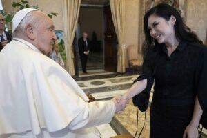 Tina Guo Instagram - Just got official photos from the Vatican! Thank you @riccardorossiroma @_dario_vero_ for making this possible, it was an honor to be a part of @concertoconipoveri and to share it with my family and closest friends.

Photos by @novaopera & Vatican Media 🙏🏼
