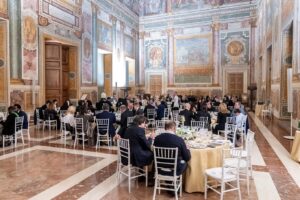 Tina Guo Instagram - Just got official photos from the Vatican! Thank you @riccardorossiroma @_dario_vero_ for making this possible, it was an honor to be a part of @concertoconipoveri and to share it with my family and closest friends.

Photos by @novaopera & Vatican Media 🙏🏼