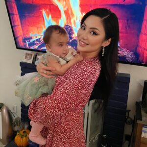 Tina Guo Instagram - Christmas Eve 🎄🤍 The adorable baby is my Goddaughter!