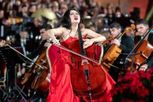 Tina Guo Instagram - Just got official photos from the Vatican! Thank you @riccardorossiroma @_dario_vero_ for making this possible, it was an honor to be a part of @concertoconipoveri and to share it with my family and closest friends.

Photos by @novaopera & Vatican Media 🙏🏼
