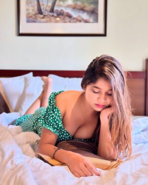 Tithi Ghosh Instagram - Good morning my beautiful people 💚😘
#morningpost #morning #tithighosh #green