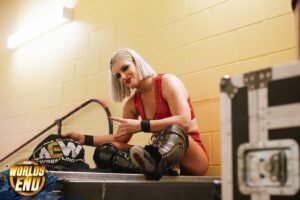 Toni Rossall Instagram - Thank you for the opportunity, @aew !!! Rock on, 2025!!!! 🤘🏼🤘🏼🤘🏼🤘🏼🤘🏼🤘🏼🤘🏼

Thanks @brainbuster_ !! 📸 legend!