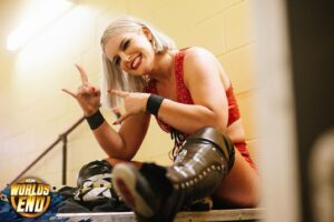 Toni Rossall Instagram - Thank you for the opportunity, @aew !!! Rock on, 2025!!!! 🤘🏼🤘🏼🤘🏼🤘🏼🤘🏼🤘🏼🤘🏼

Thanks @brainbuster_ !! 📸 legend!