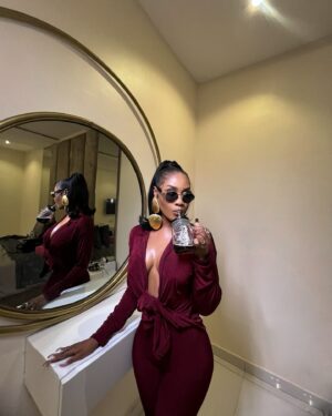 Toni Tones Instagram - Happy new year babies!
🌪️🌪️🌪️

So I’ve committed to posting a lot more this year, encourage me please 😩, No more just keeping content on my phone, I must be blessing you with all this gorgeousness! 

So If you see I haven’t posted in 3 or 4 days, please leave me a comment or send me a DM and drag me by my shirt, ok? 🤝
Love you! 🤍

What slide is your fav? 💋 

📷 @g.o.dstudios_