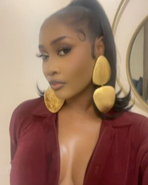 Toni Tones Instagram - Happy new year babies!
🌪️🌪️🌪️

So I’ve committed to posting a lot more this year, encourage me please 😩, No more just keeping content on my phone, I must be blessing you with all this gorgeousness! 

So If you see I haven’t posted in 3 or 4 days, please leave me a comment or send me a DM and drag me by my shirt, ok? 🤝
Love you! 🤍

What slide is your fav? 💋 

📷 @g.o.dstudios_